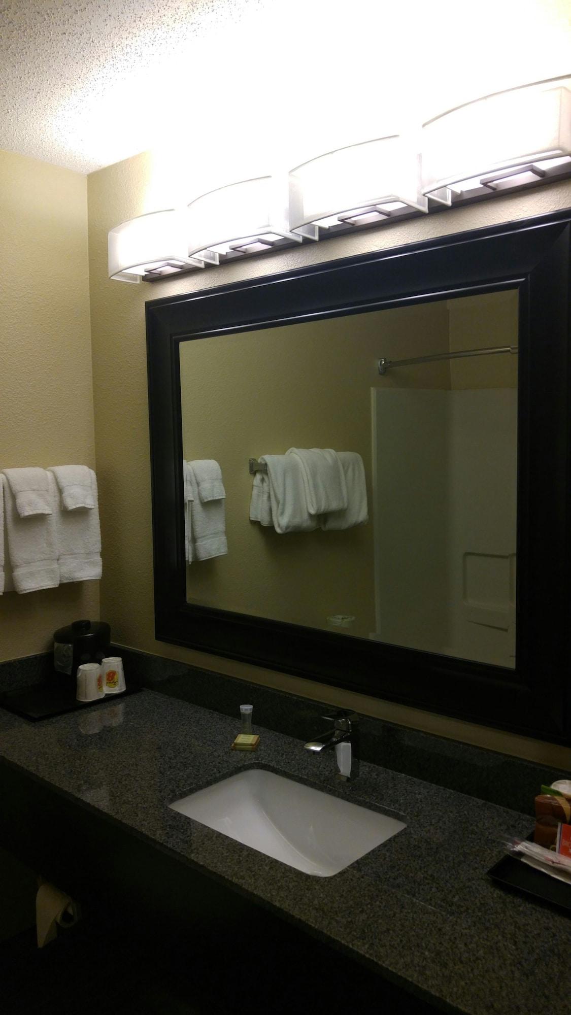 Super 8 By Wyndham Copley Akron Buitenkant foto