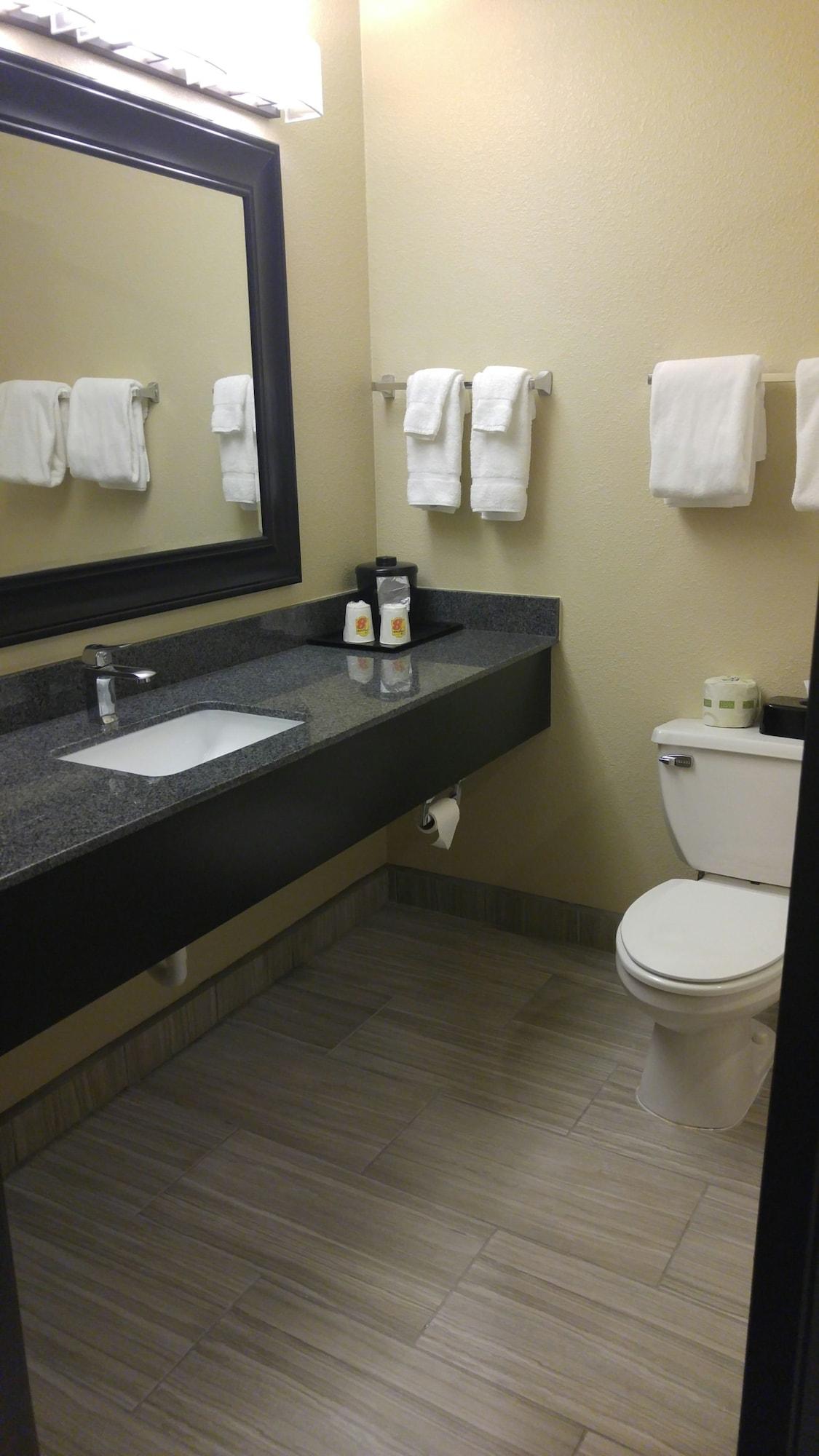 Super 8 By Wyndham Copley Akron Buitenkant foto